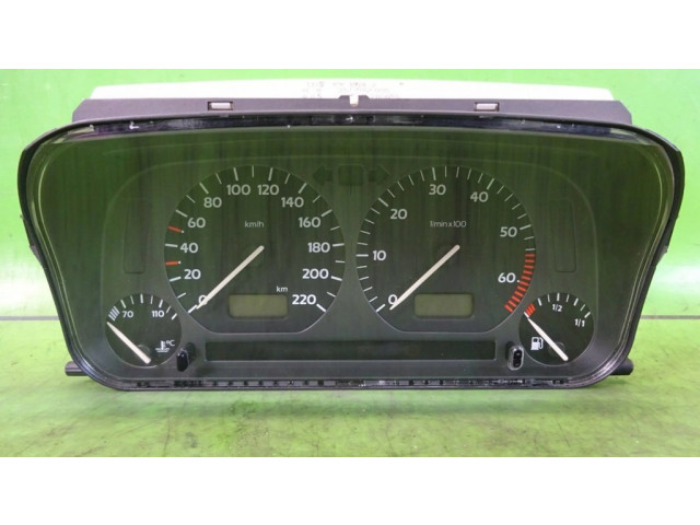 Панель приборов 1H0919864J   Volkswagen Golf III       