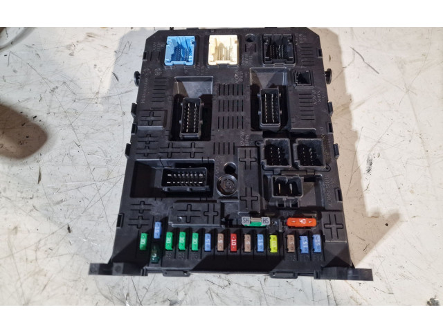 Блок предохранителей 9678476880   Peugeot 5008    