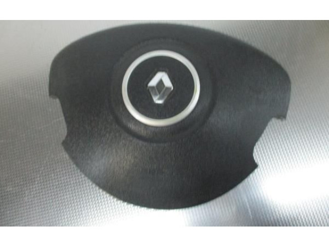 Подушка безопасности водителя 8200677496   Renault Clio III