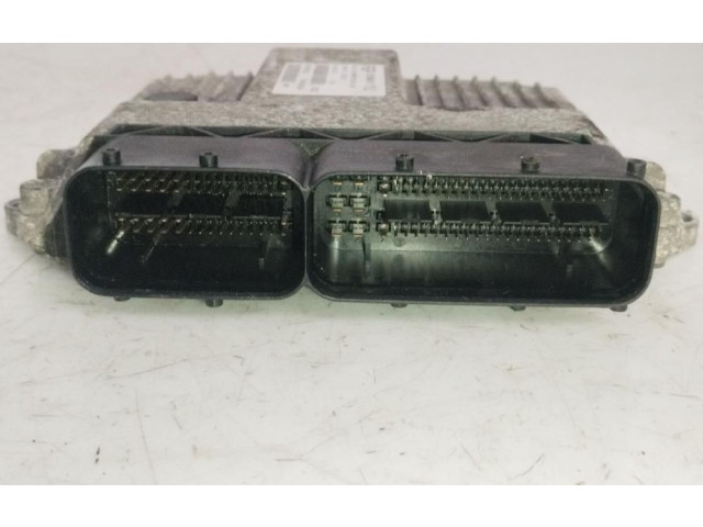 Блок управления двигателя 55194018   Opel Combo C