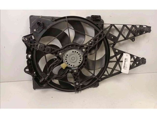 Вентилятор радиатора 95509908 Opel Combo C