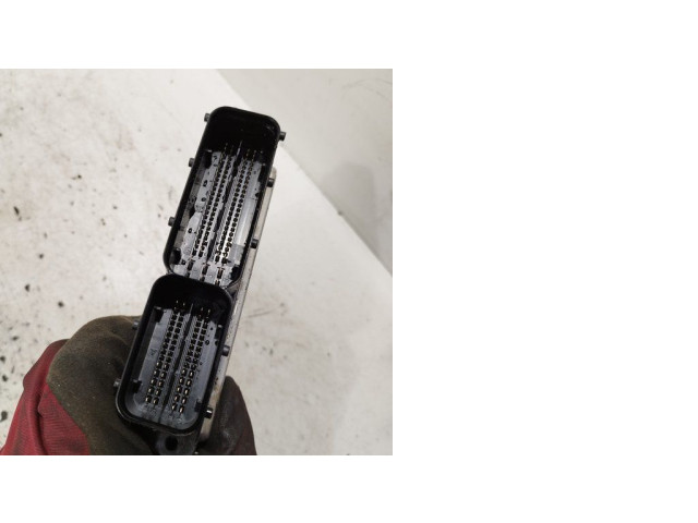 Блок управления двигателем ECU