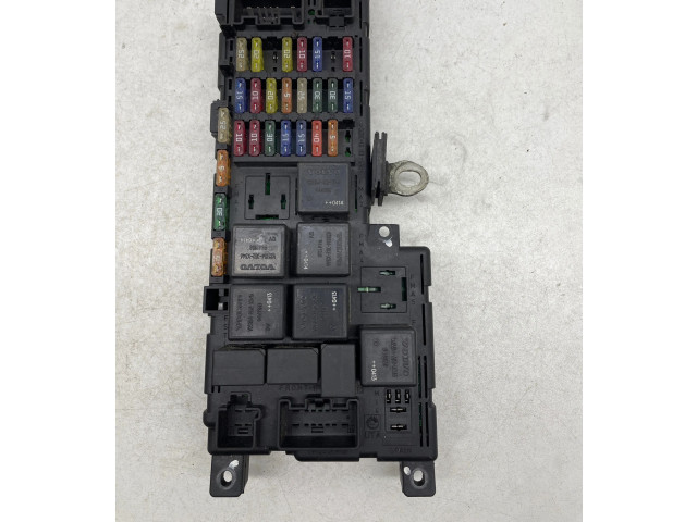 Блок предохранителей 678449U, 518826011 Volvo XC90