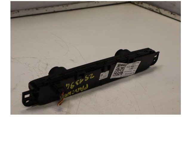 Блок управления климат-контролем 98340416ZD   Peugeot Partner III