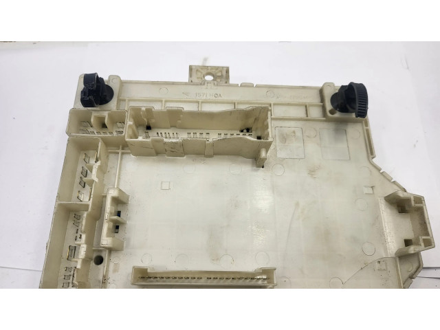 Блок предохранителей MN108319 Mitsubishi Colt CZ3