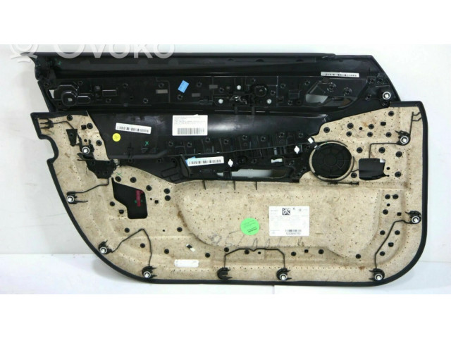 Обшивка передней двери