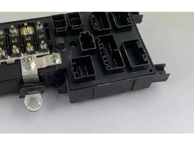 Блок предохранителей 8678449, 518823017 Volvo S80