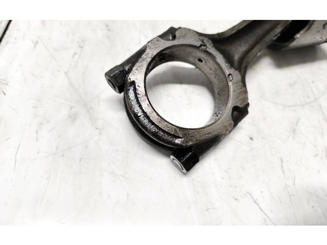 Píst Nissan Primera