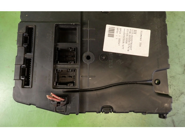 Pojistková skříňka Řídící jednotka BSM 8200780007 Renault Megane II 2008