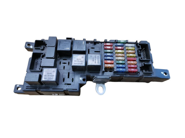 Блок предохранителей 8678449, 518828017   Volvo S80    
