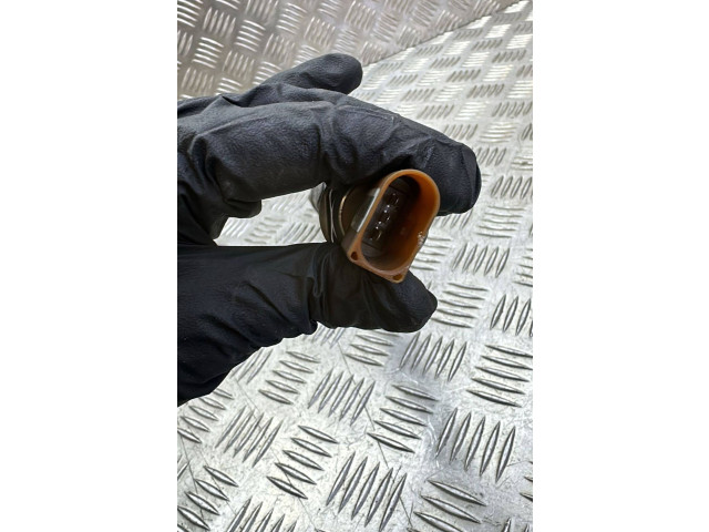 Vstřikovací lišta 057130764H, 24771383 Audi A3 S3 8P