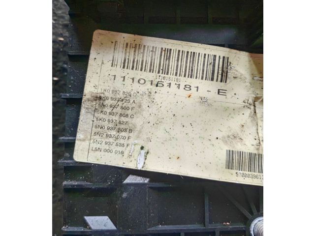 Pojistková skříňka 1K0937820D Volkswagen Tiguan 2011