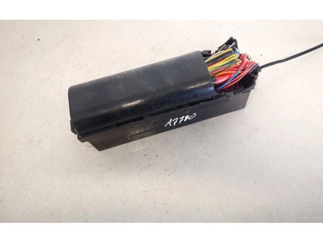 Блок предохранителей  63598004, 63598004   Skoda Fabia Mk2 (5J)    