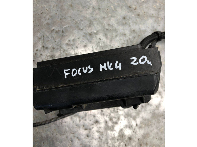 Блок предохранителей JX6T14A094AE, JX6T-14A094-AE   Ford Focus    
