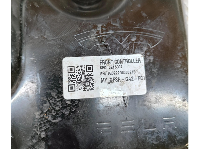 Блок комфорта 149732700B Tesla Model Y