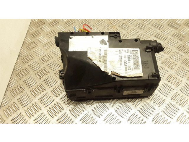 Блок предохранителей F1FT14K733CGA   Ford Focus    