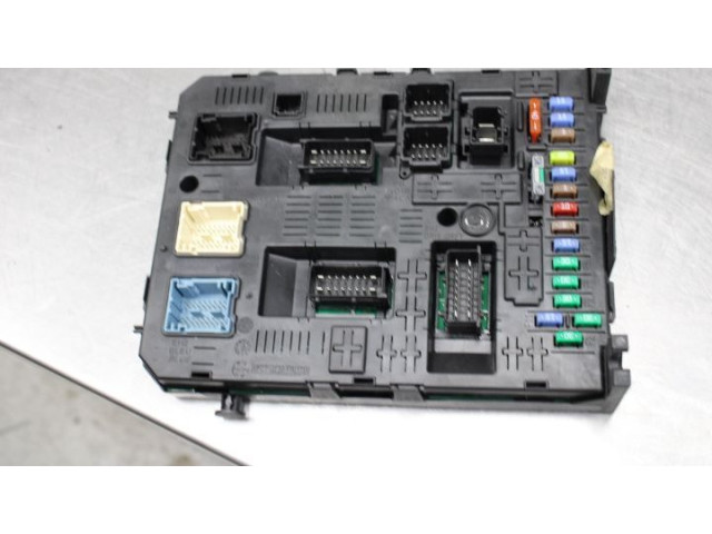 Блок предохранителей 966689568002   Citroen C5    