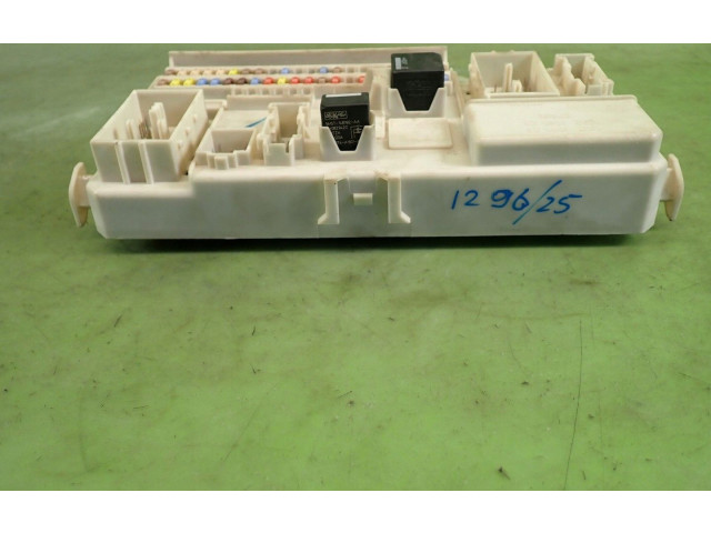 Ящик предохранителей (комплект) 31268178   Volvo V50