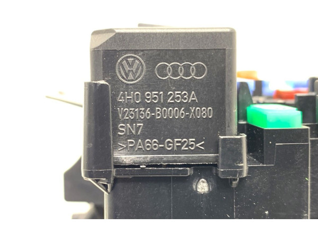 Блок предохранителей 5WA937615 Skoda Superb B9