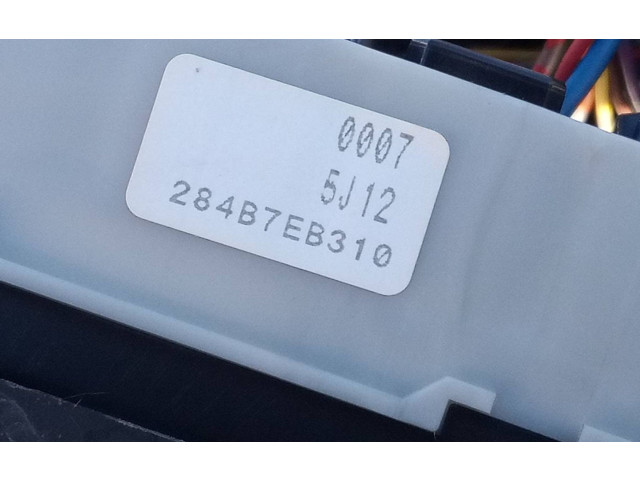 Pojistková skříňka Řídící jednotka BSM 284B7EB310 Nissan Navara 2007