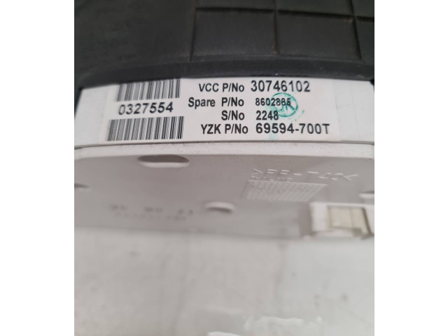 Панель приборов 30746102, 0327554 Volvo V70
