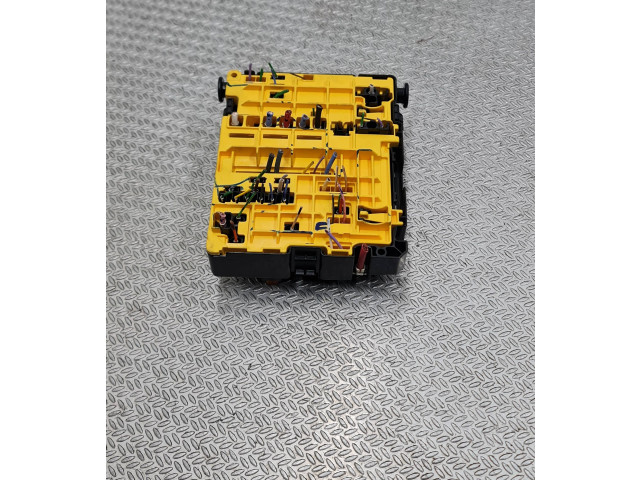 Блок предохранителей 9804848580 Citroen Berlingo