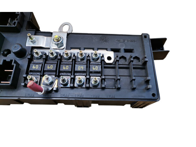 Блок предохранителей 8678449, 518828017   Volvo S80    