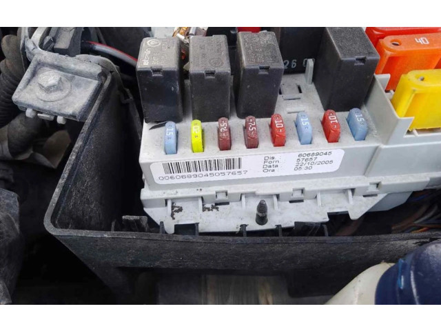 Блок предохранителей 60689045, 60689045   Alfa Romeo 166    