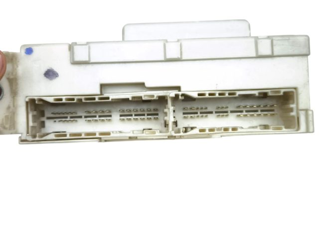 Pojistková skříňka 8273030620 Lexus GS 300 350 430 450H 2007