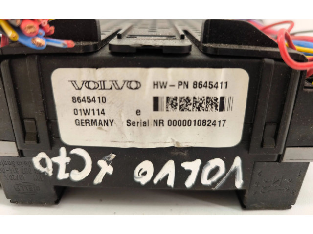 Блок предохранителей  8645410, 8645411   Volvo XC90    