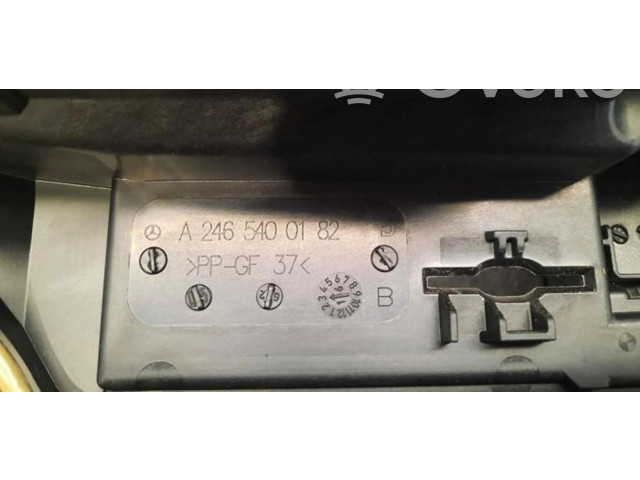   Pojistková skříňka A2465400182   Infiniti Q30 2016