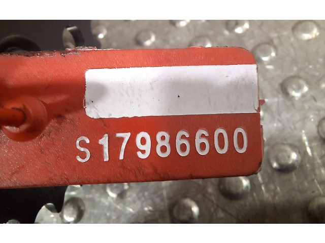 Масляный насос S17986600, 150007041R Dacia Duster