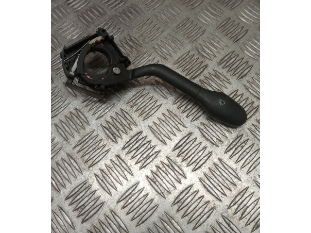 Ручка стеклоочистителей    Volkswagen PASSAT B4