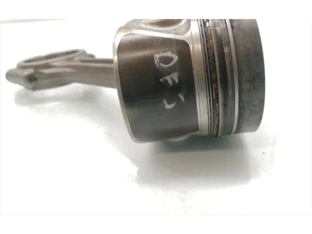 Поршень с шатуном DFSD Volkswagen Caddy