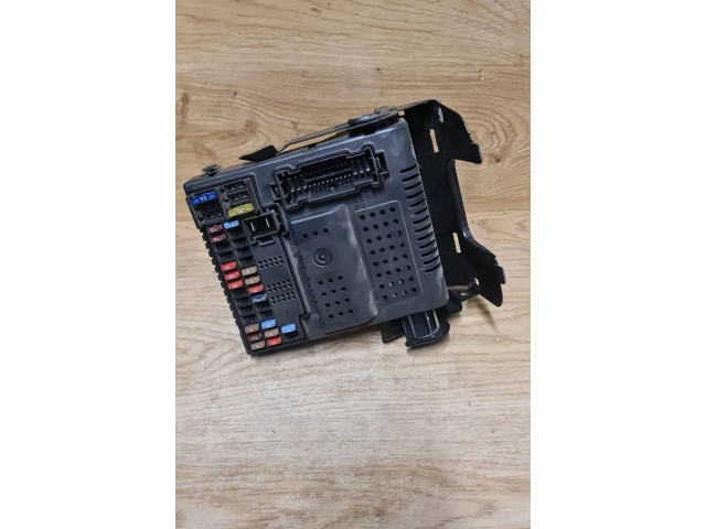 Блок предохранителей 30786889, 28087583   Volvo V70    
