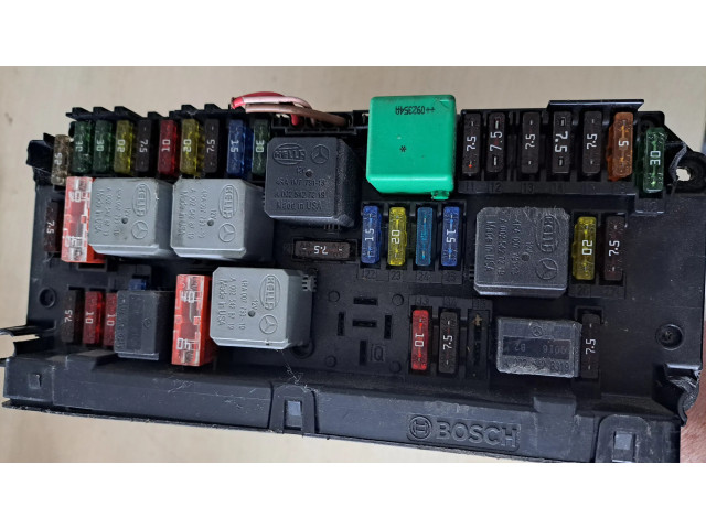 Pojistková skříňka A0025427219, A0025428719 Mercedes-Benz E A207 2009