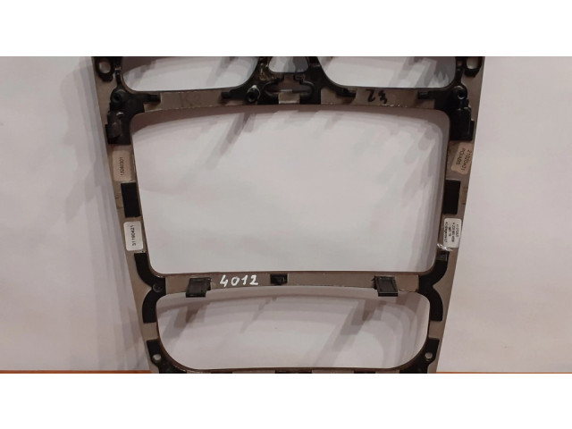 Другая центральная деталь консоли (туннеля)