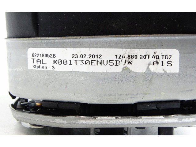 Подушка безопасности водителя 1Z0880201AQ Skoda Octavia Mk2 (1Z)