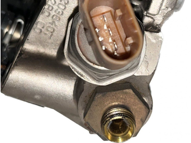 Топливная рампа 03C906036F, 03C906036F Volkswagen Golf VI для двигателя CAXA