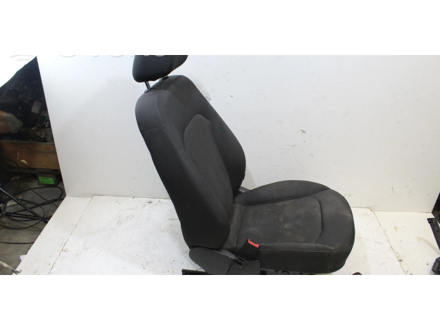 Переднее сиденье водителя