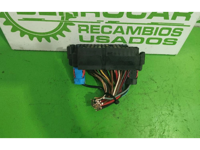 Блок предохранителей 9635519180   Peugeot 306    