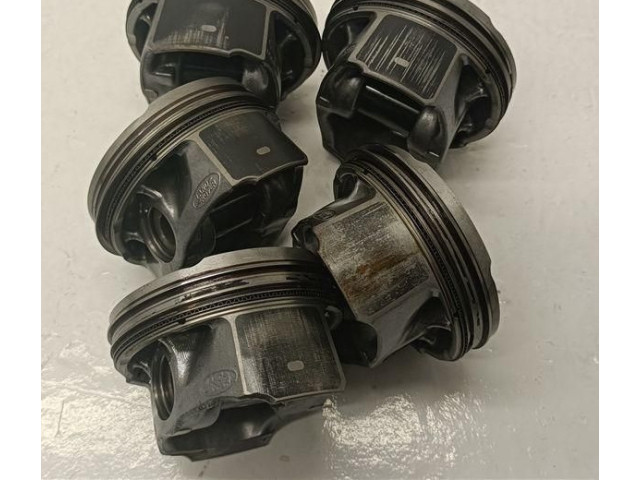  Поршень    Jaguar F-Pace  