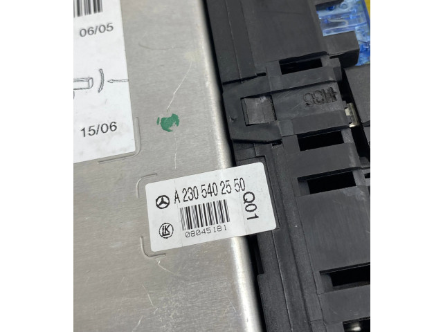 Блок предохранителей A2305453832, A2305402550 Mercedes-Benz SL R230