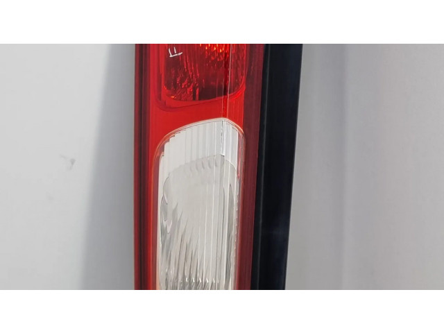 Задний фонарь правый 4M5113404A Ford Focus 2004-2010 года