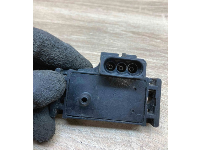 Другие блоки управления / модули 8768133    Opel Astra J