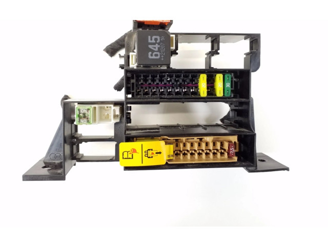 Блок предохранителей 4KE971845 Audi e-tron