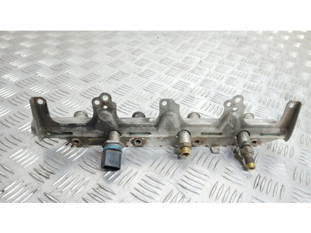 Vstřikovací lišta 06F133317 Audi A4 S4 B7 8E 8H pro benzínový motor 2.0 BWE Nr.549