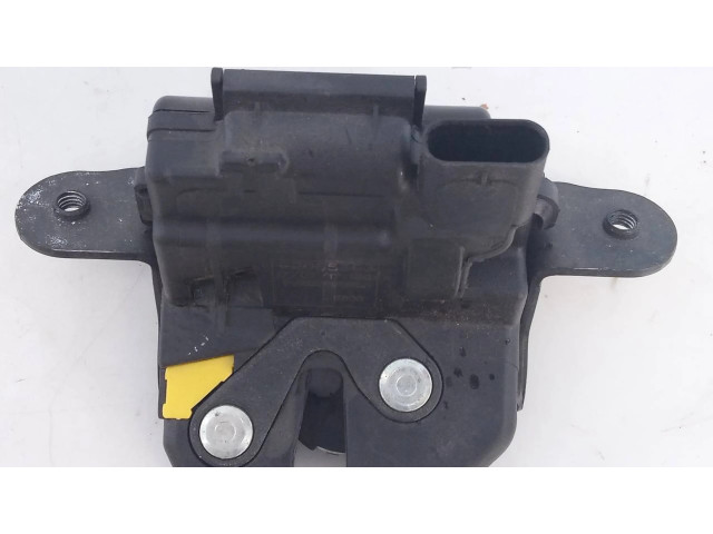 Замок задней крышки