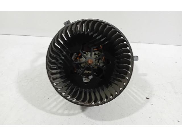 Вентилятор печки       Volkswagen Caddy