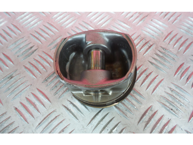  Поршень  R021, 568  Volkswagen Phaeton  